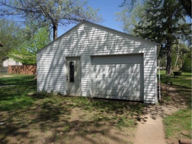 905 3rd Ave NW, Pine City, MN 55063