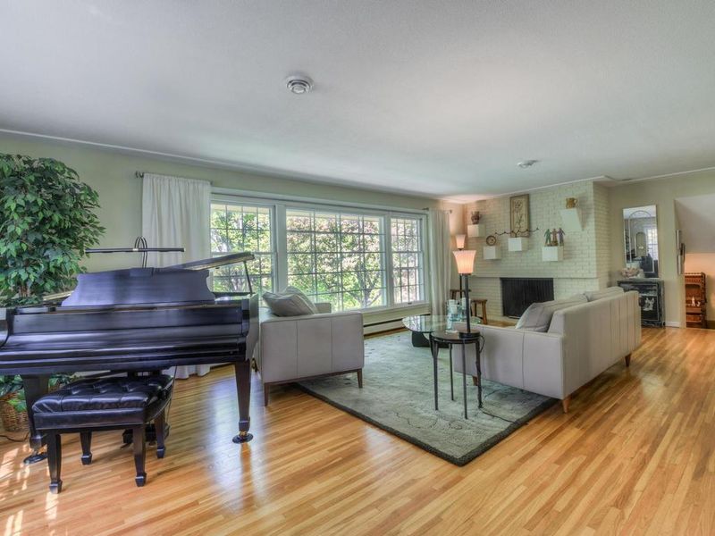 4417 Marlborough Ct, Minnetonka, MN 55345