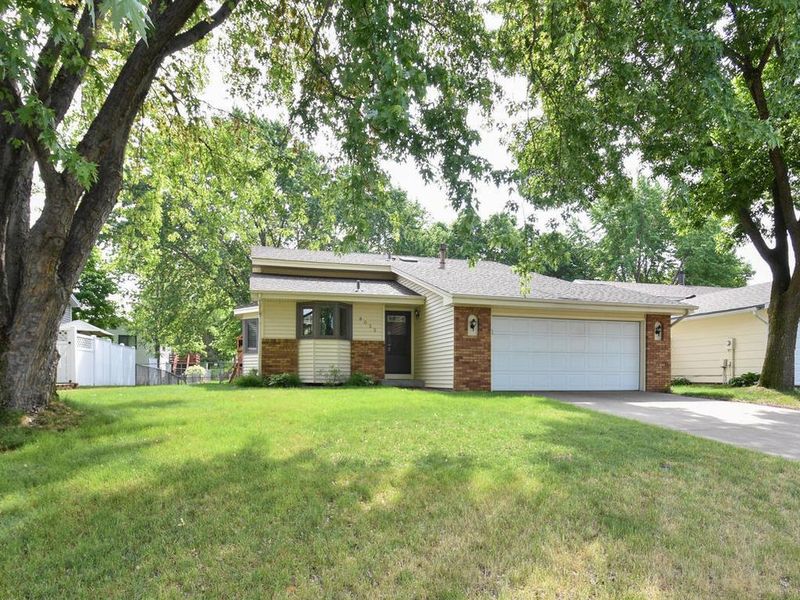 8032 James Ave N, Brooklyn Park, MN 55444