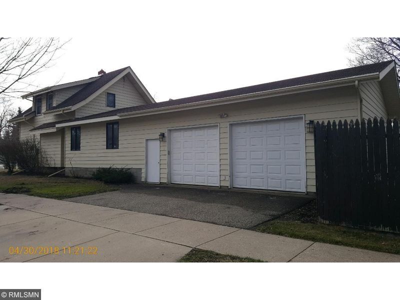 600 SE 3rd St, Willmar, MN 56201