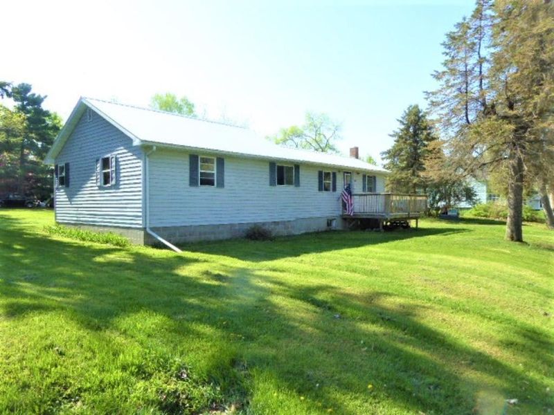 207 Washington St, Pepin, WI 54759