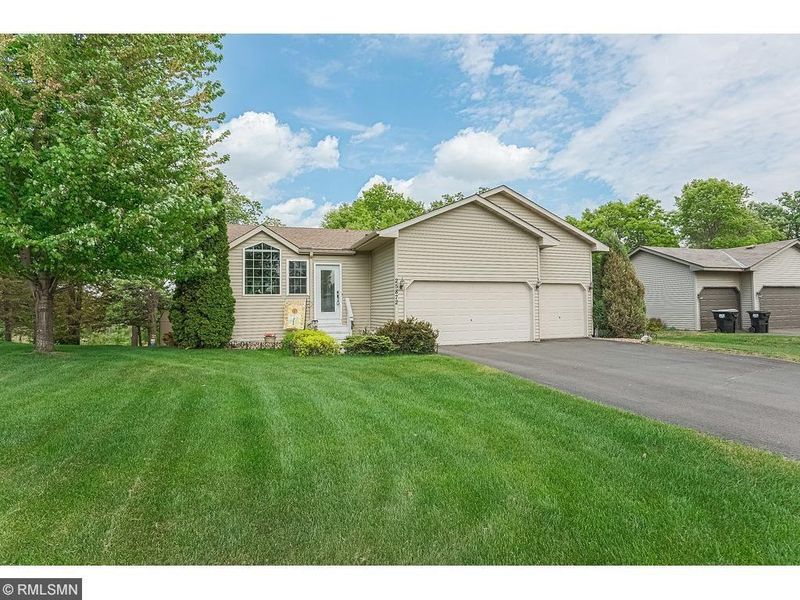 25872 11th St W, Zimmerman, MN 55398