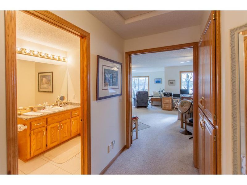 627 Dew Drop Cir, Center City, MN 55012