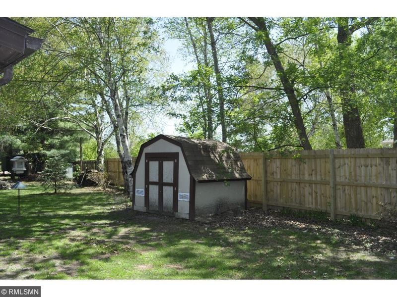 13365 Akerson Ct, Lindstrom, MN 55045