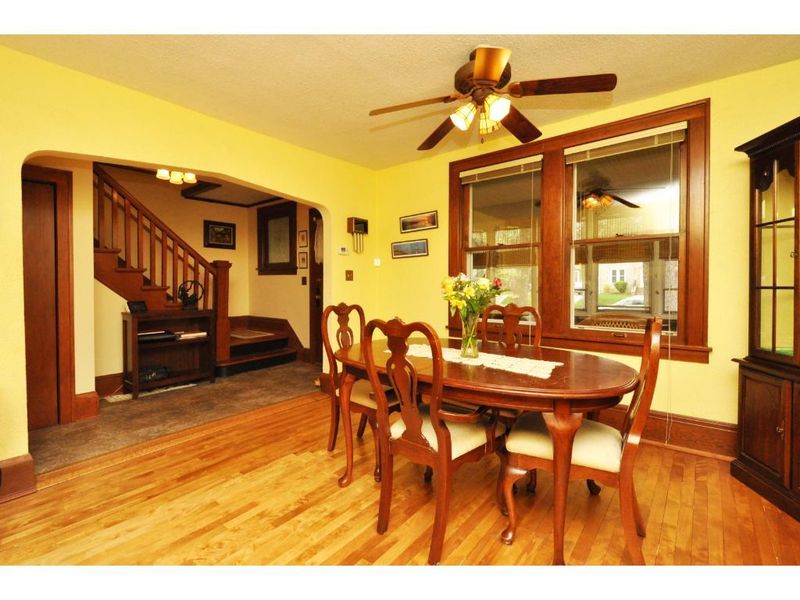 948 Stryker Ave, West Saint Paul, MN 55118