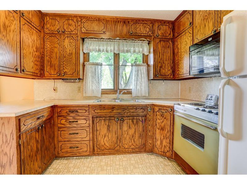 250 Maple Dr, Foley, MN 56329