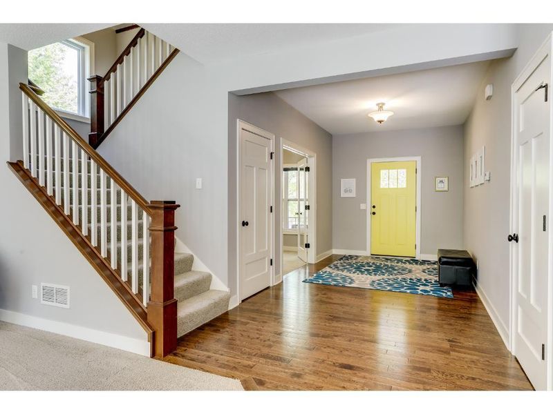 15719 Minnetonka Blvd, Minnetonka, MN 55345