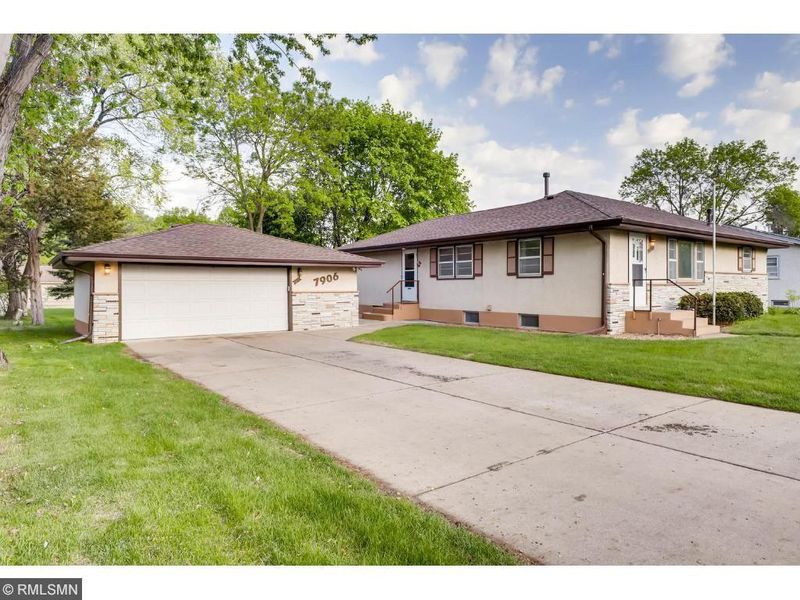 7906 Monroe St NE, Spring Lake Park, MN 55432