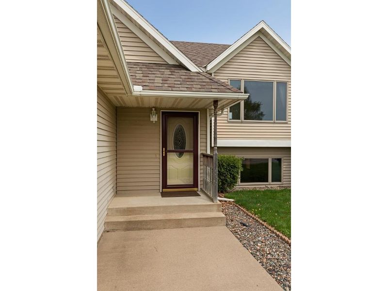 409 N 15th St, Sauk Rapids, MN 56379