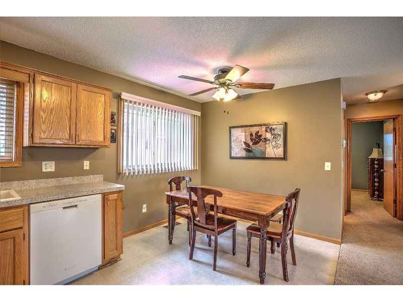 25643 Forest Boulevard Ct, Wyoming, MN 55092