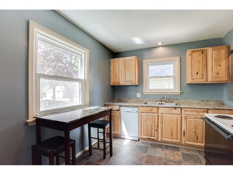 2115 4th St E, Saint Paul, MN 55119