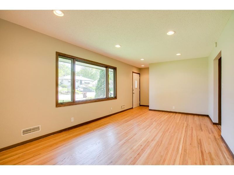 1916 Price Ave, North Saint Paul, MN 55109