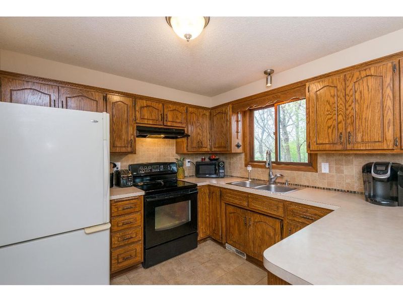 10530 Unity St NW, Coon Rapids, MN 55433