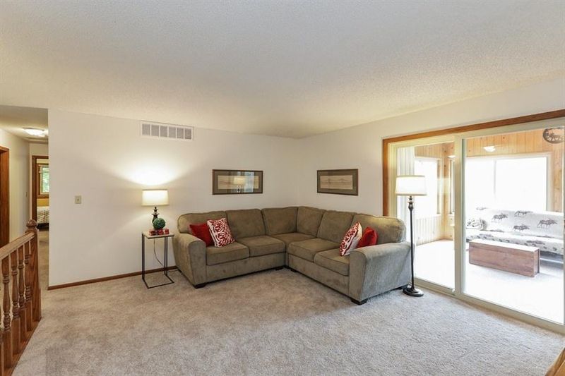 13624 Vincent Cir, Burnsville, MN 55337