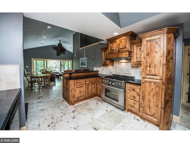 10240 Queen Ave S, Bloomington, MN 55431