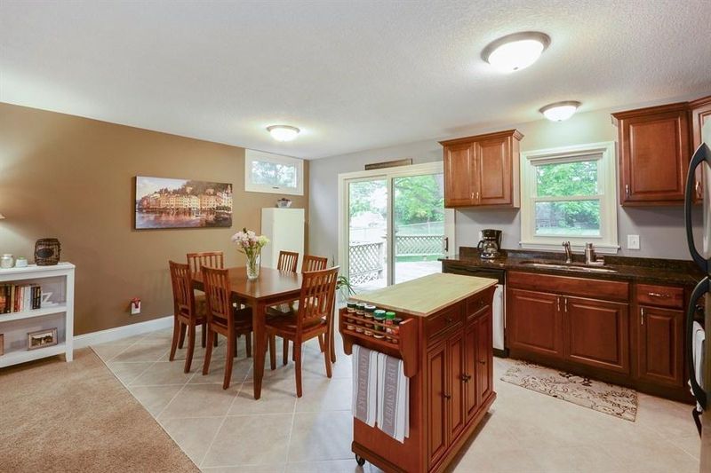 4557 Oregon Ave N, New Hope, MN 55428
