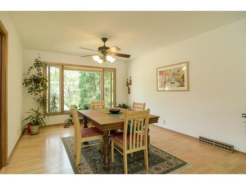 4129 Coffman Ln, Minneapolis, MN 55406