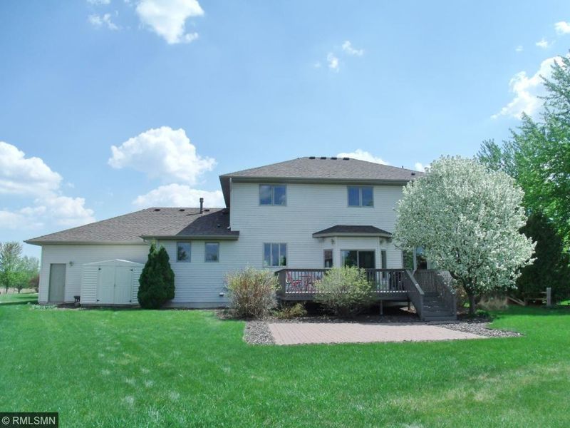1205 20th St E, Glencoe, MN 55336