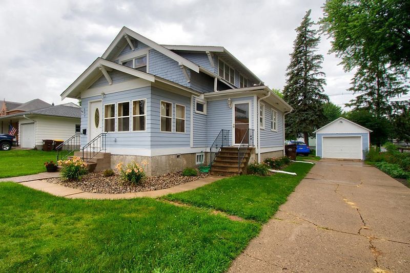 307 Main St E, New Prague, MN 56071