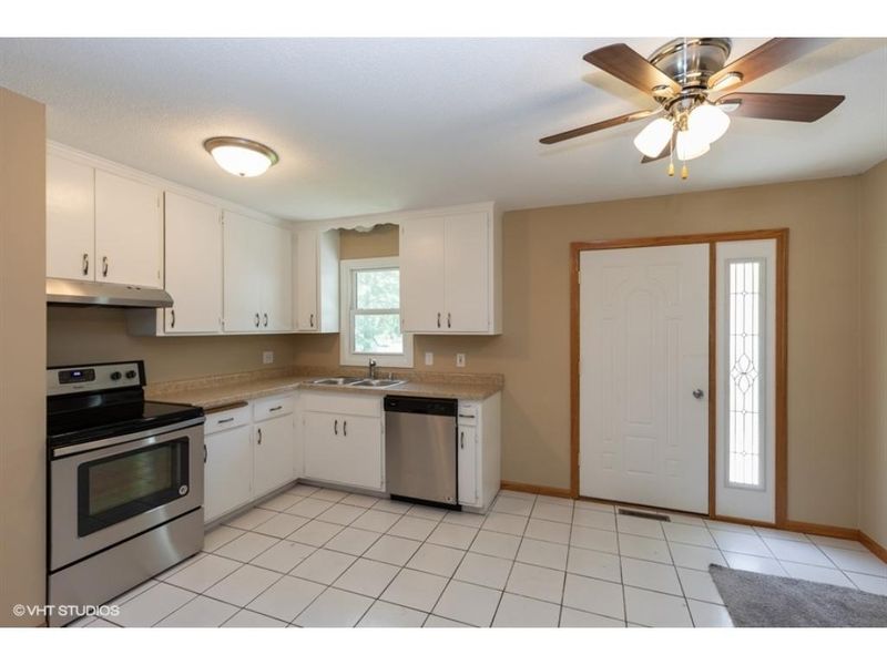 18331 Exley Ave, Farmington, MN 55024