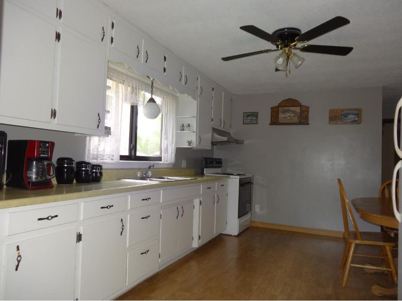 407 3rd St NW, Forest Lake, MN 55025