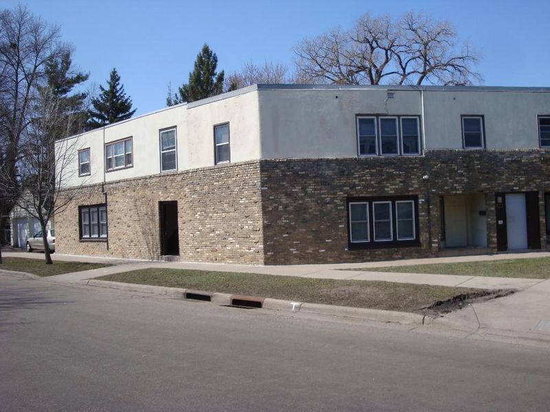 77 Baker St W #1, Saint Paul, MN 55107