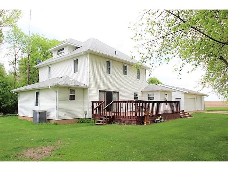 29325 Uhlenkolts Lake Rd, Melrose, MN 56352