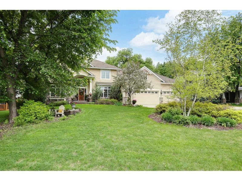 1425 Knob Hill Ln, Excelsior, MN 55331
