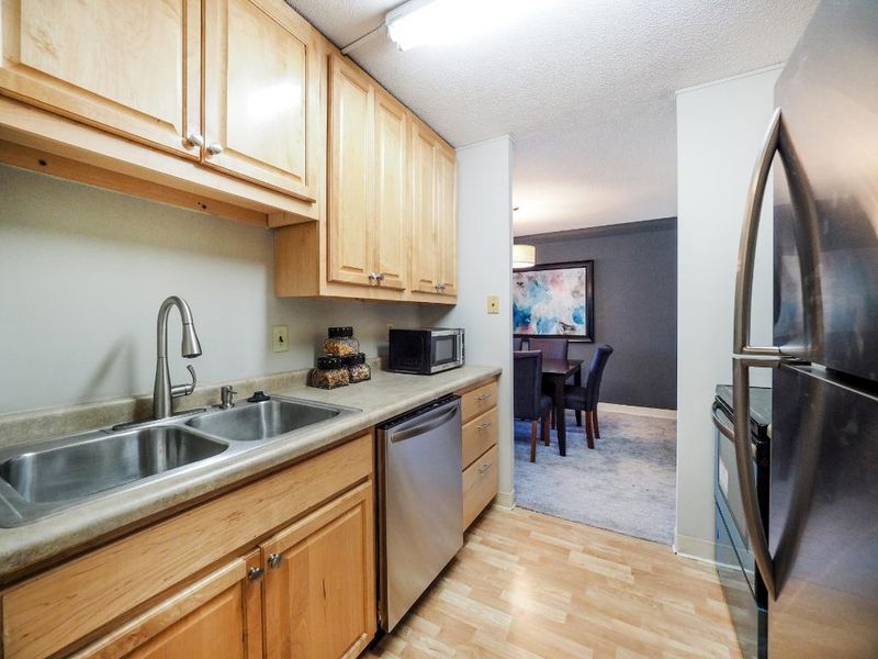 1920 S 1st St #603, Minneapolis, MN 55454