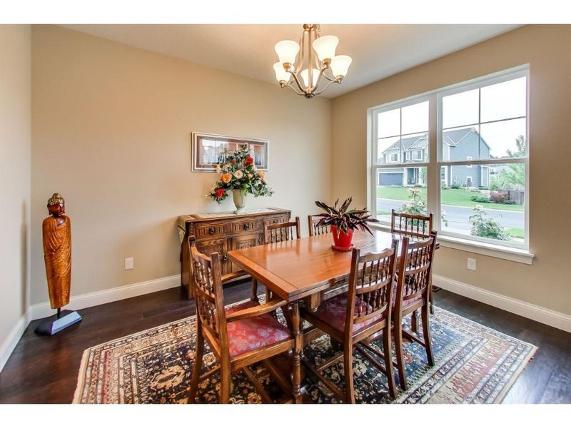 11314 Hackberry Ln, Osseo, MN 55369