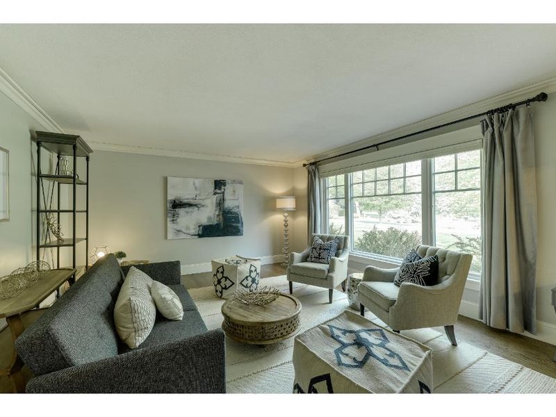 7519 Hyde Park Dr, Edina, MN 55439
