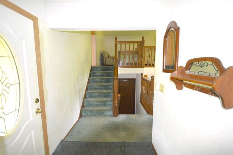 2881 Edgerton St, Little Canada, MN 55117