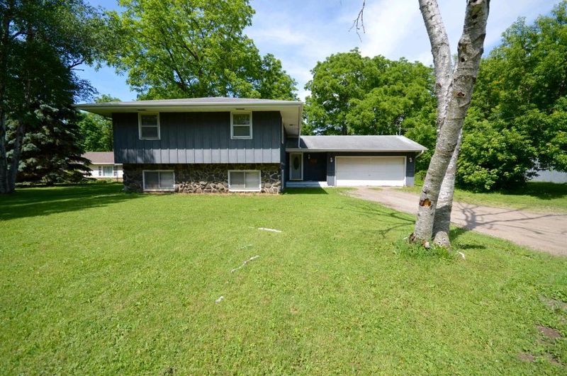 2881 Edgerton St, Little Canada, MN 55117