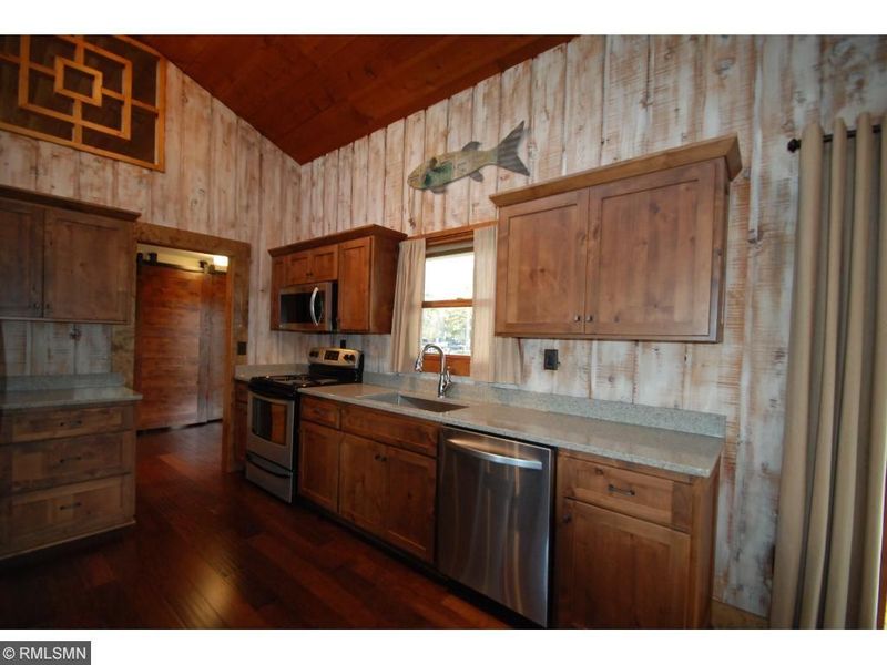 18057 Bernard Trl, Brainerd, MN 56401