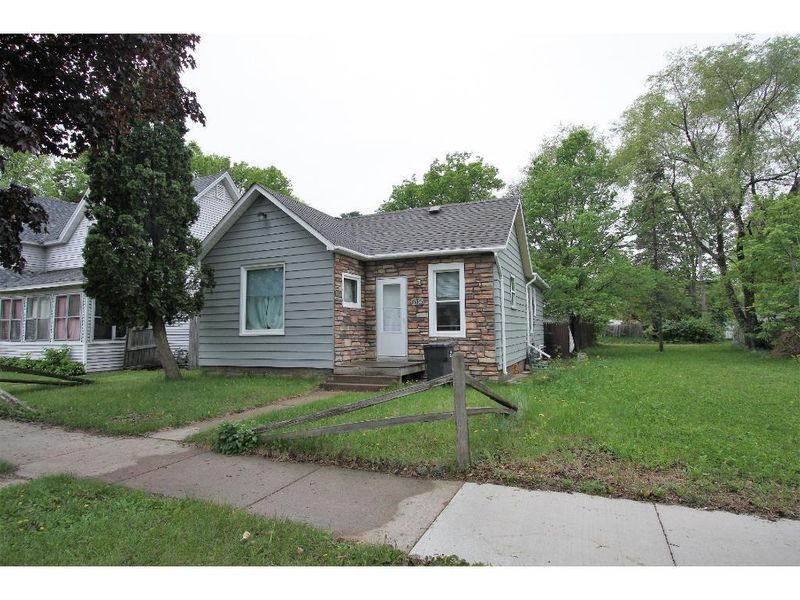 616 Cochrane St, Eau Claire, WI 54703