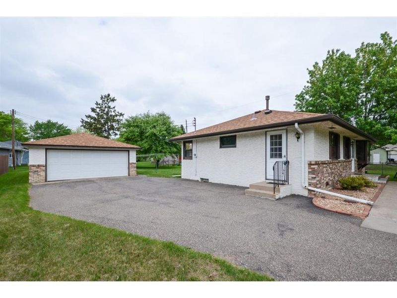 11640 Heather St NW, Coon Rapids, MN 55433