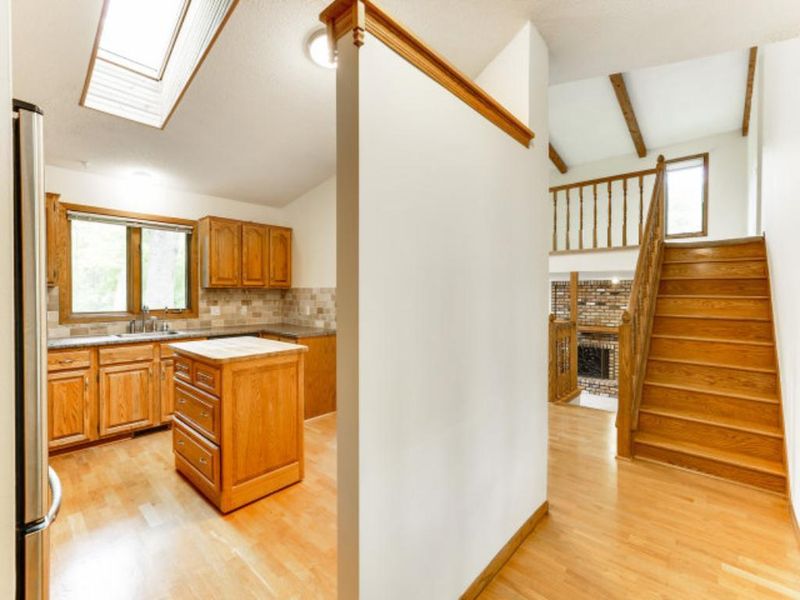 2096 Vienna Ln, Eagan, MN 55122