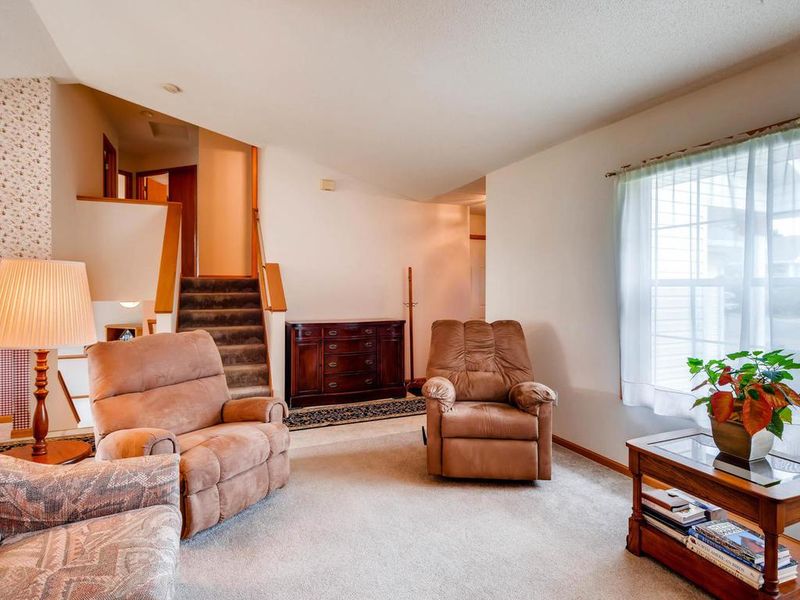 2401 Schaller Dr E, Maplewood, MN 55119