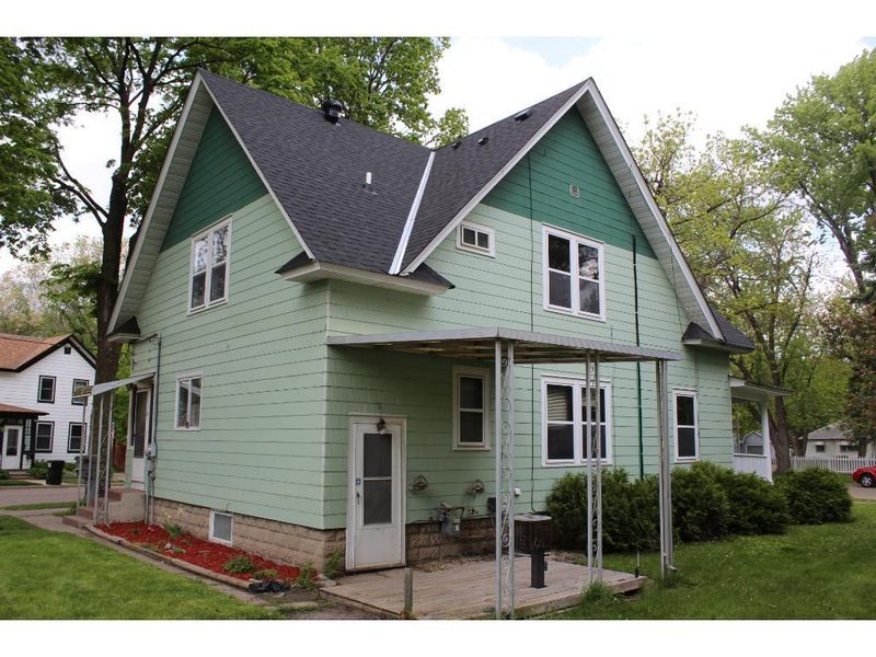 316 3rd St W, Jordan, MN 55352