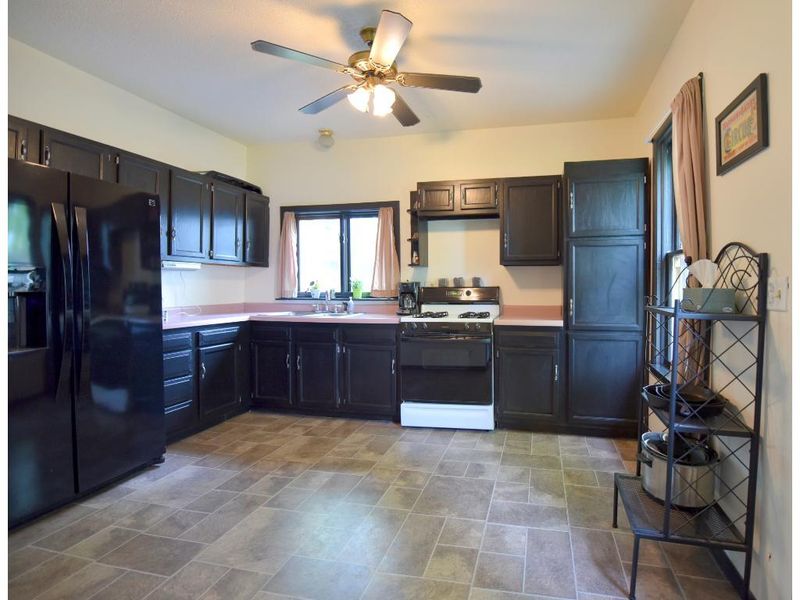 306 NE 2nd Ave NE, Little Falls, MN 56345