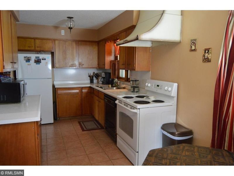 1723 Hillview Rd, Shoreview, MN 55126