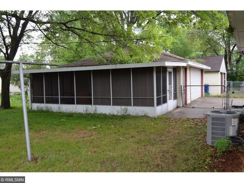 1723 Hillview Rd, Shoreview, MN 55126