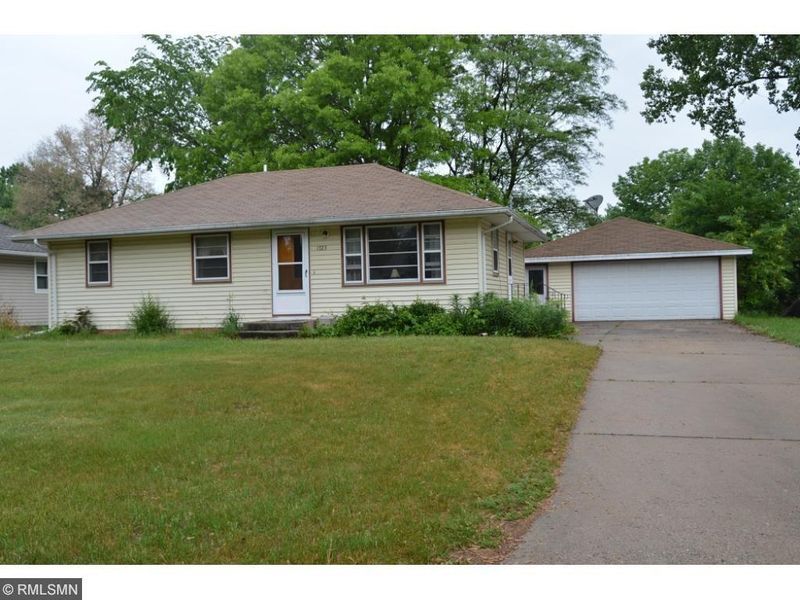 1723 Hillview Rd, Shoreview, MN 55126