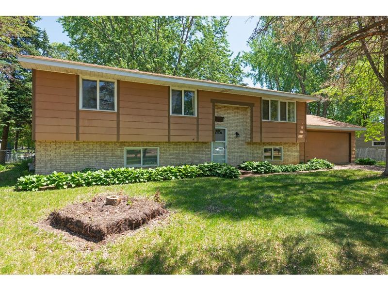 12920 Deerwood Ln N, Dayton, MN 55327