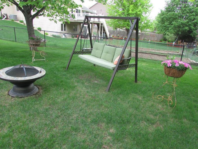 13593 Aspen Dr, Rogers, MN 55374