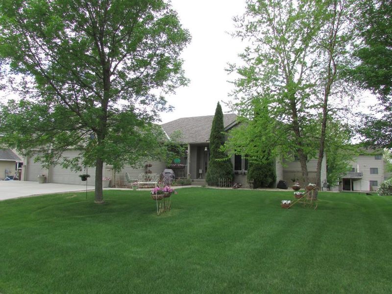 13593 Aspen Dr, Rogers, MN 55374
