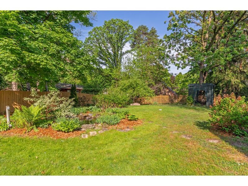 4155 Summit Ln, White Bear Lake, MN 55110