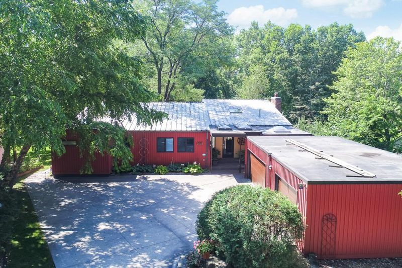 2007 Mississippi St, New Brighton, MN 55112