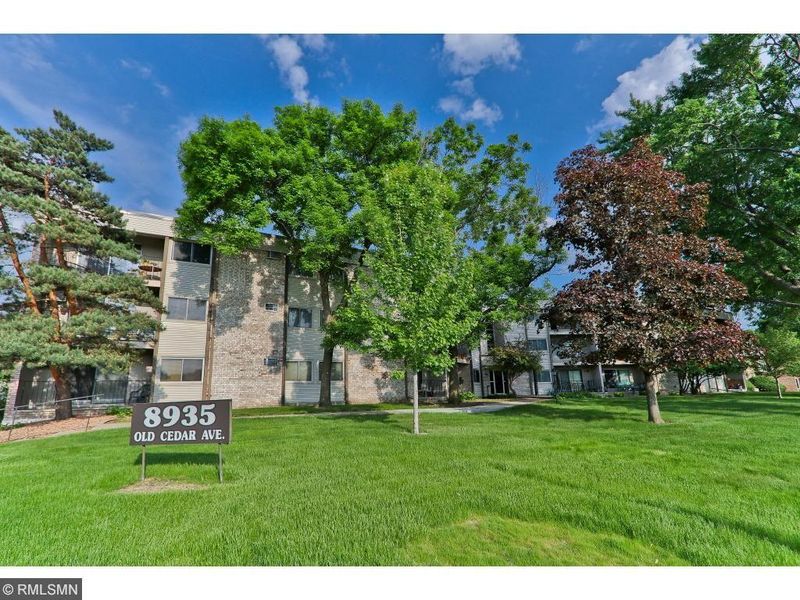 8935 Old Cedar Ave S #101, Bloomington, MN 55425