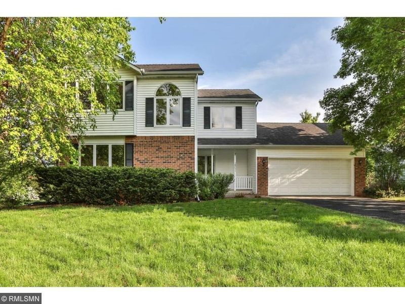 18731 Pennington Ave, Eden Prairie, MN 55346